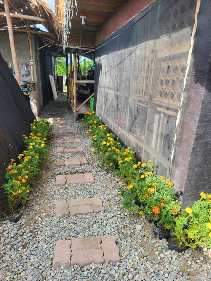 Calatagan'S Bahay Kubo - With Beach Access Buitenkant foto